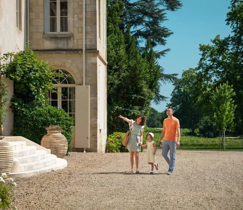 Famille au château