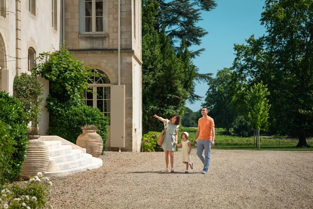 Famille au château