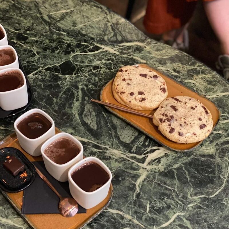 Des cookies et un bon thé à la Chocolaterie Lalère