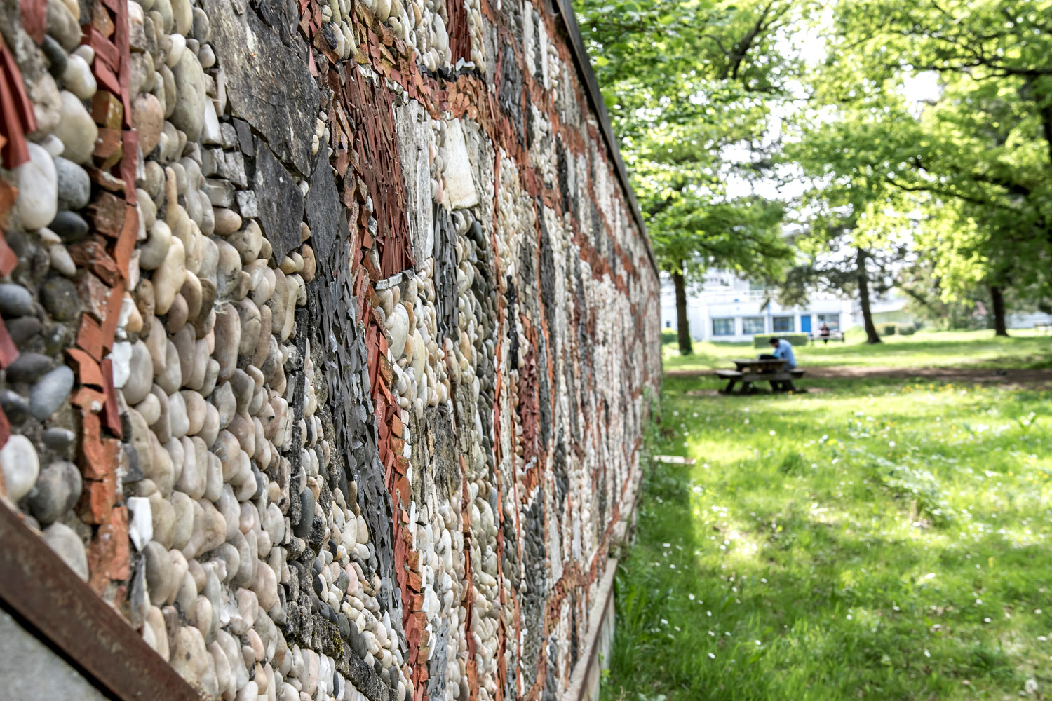 Mosaique de Marc-Antoine Bessière sur le campus de Bordeaux