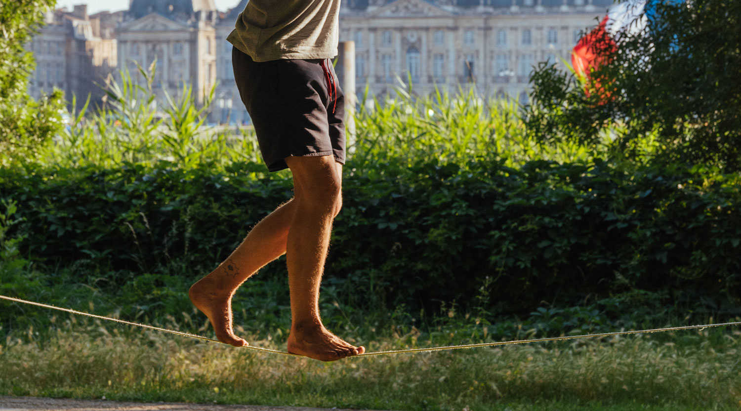 Slackline – La méditation au-dessus du vide