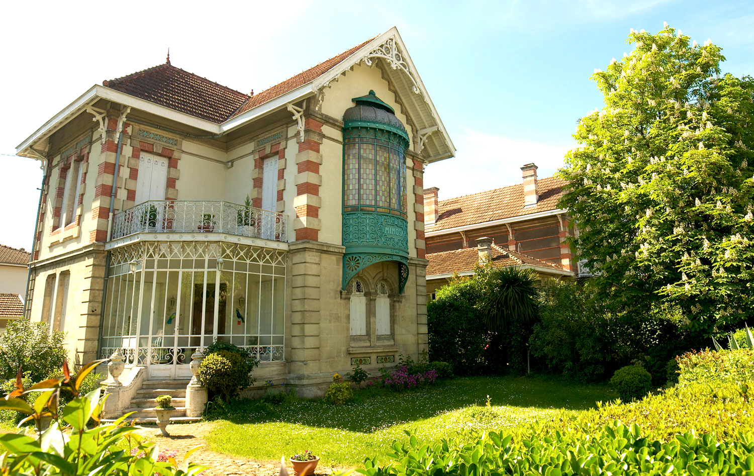 Découvr’ Pessac : visites de patrimoine & appli de parcours audio-guidés