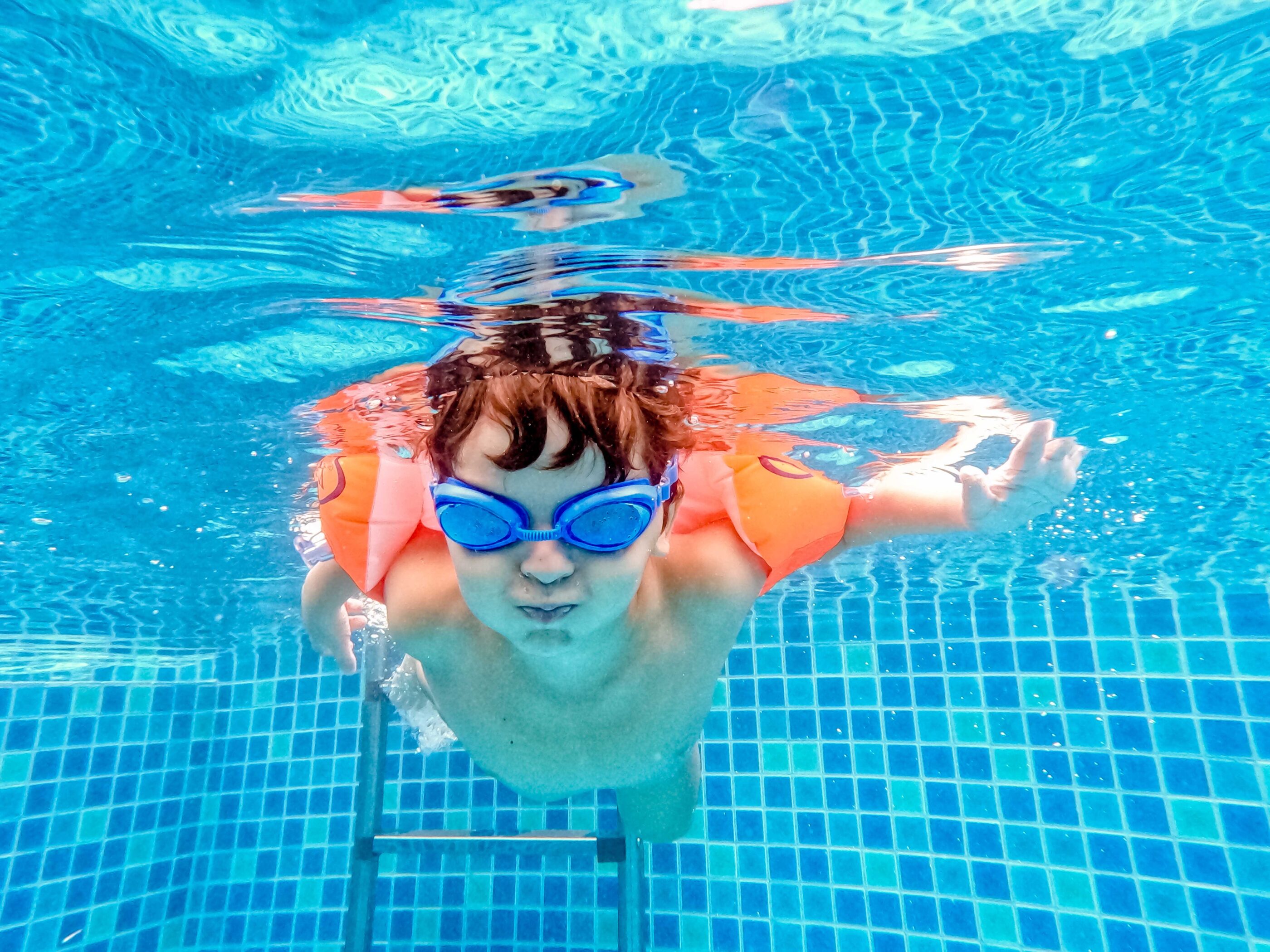 Aller à la piscine quand il pleut avec des enfants à bordeaux