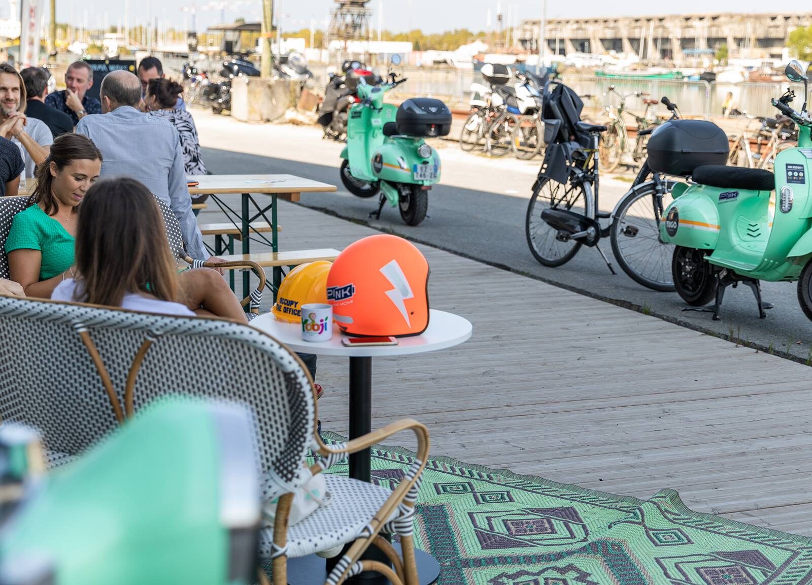 Oublie ta voiture, Simone ! Vélos, scooters, trottinettes en libre service