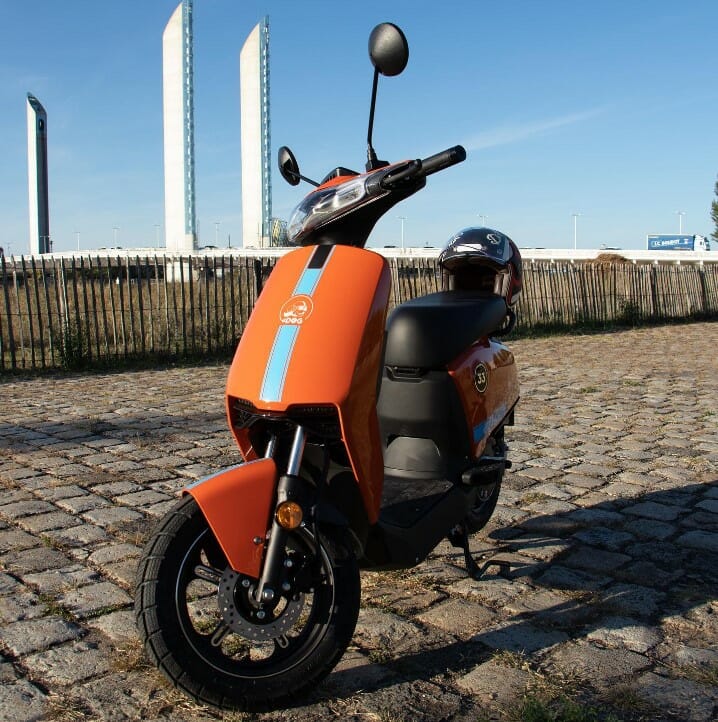 trottinette électrique tout terrain pour adulte pas cher Bordeaux en  Gironde - Spécialiste véhicule électrique Bordeaux - Vélos, trottinettes,  réparation - Vehrts Bleu Company