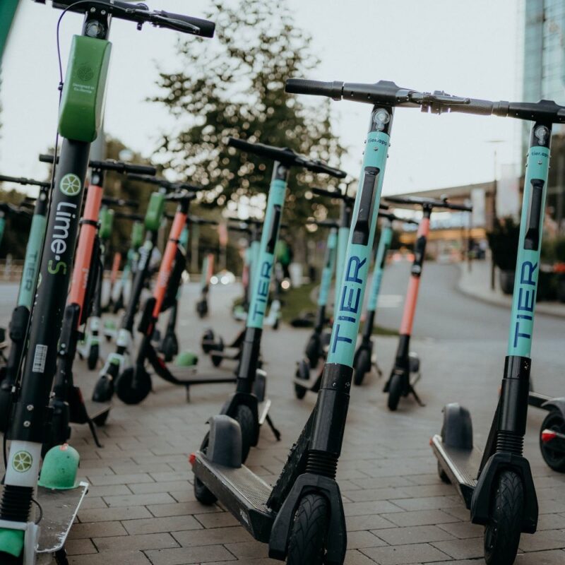 trottinette électrique bordeaux lime