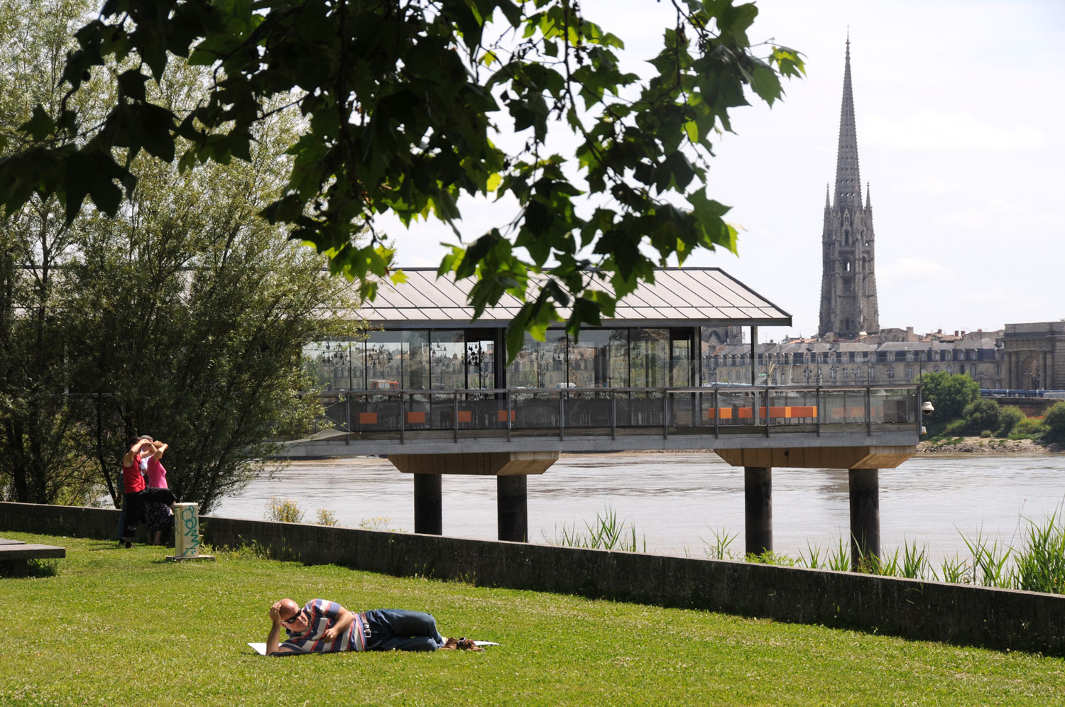 Les quais de Bordeaux avant après