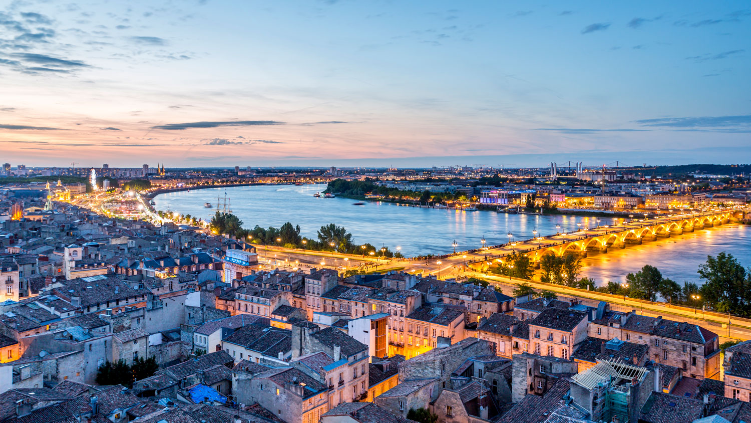 Rooftops, tours et belvédères – Les plus beaux panoramas sur Bordeaux