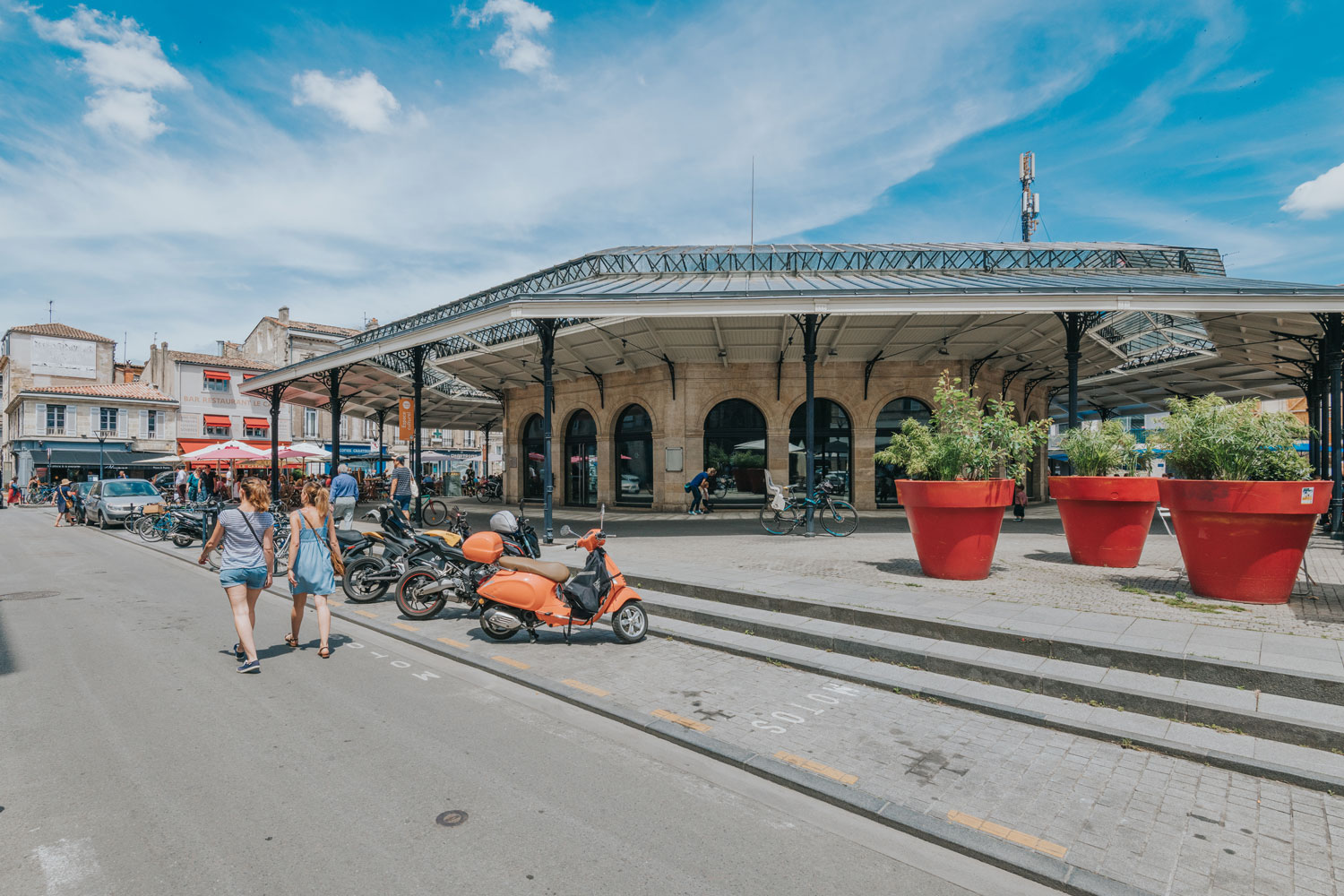 Marché des Chartrons à bordeaux