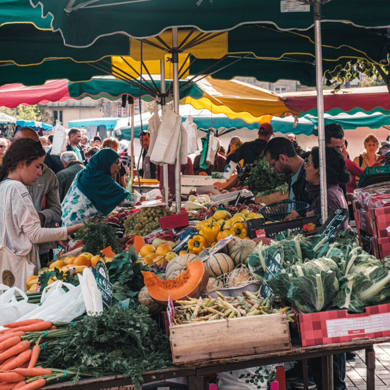 le marché royal place saint-michel à bordeaux