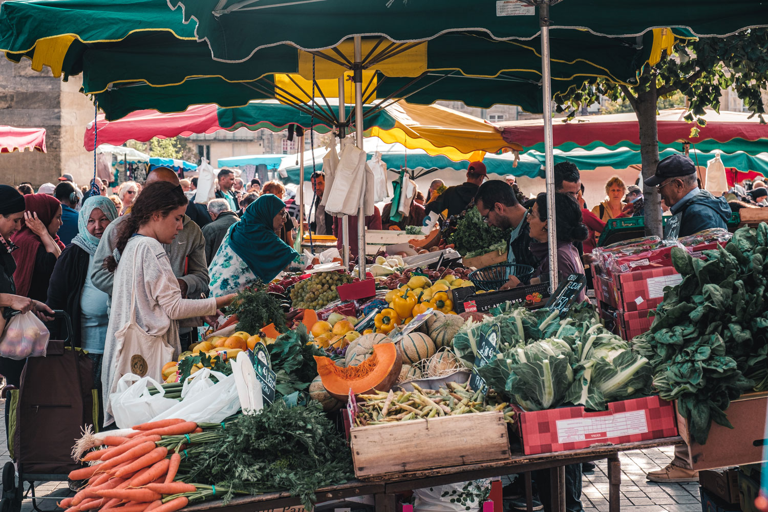 le marché royal place saint-michel à bordeaux