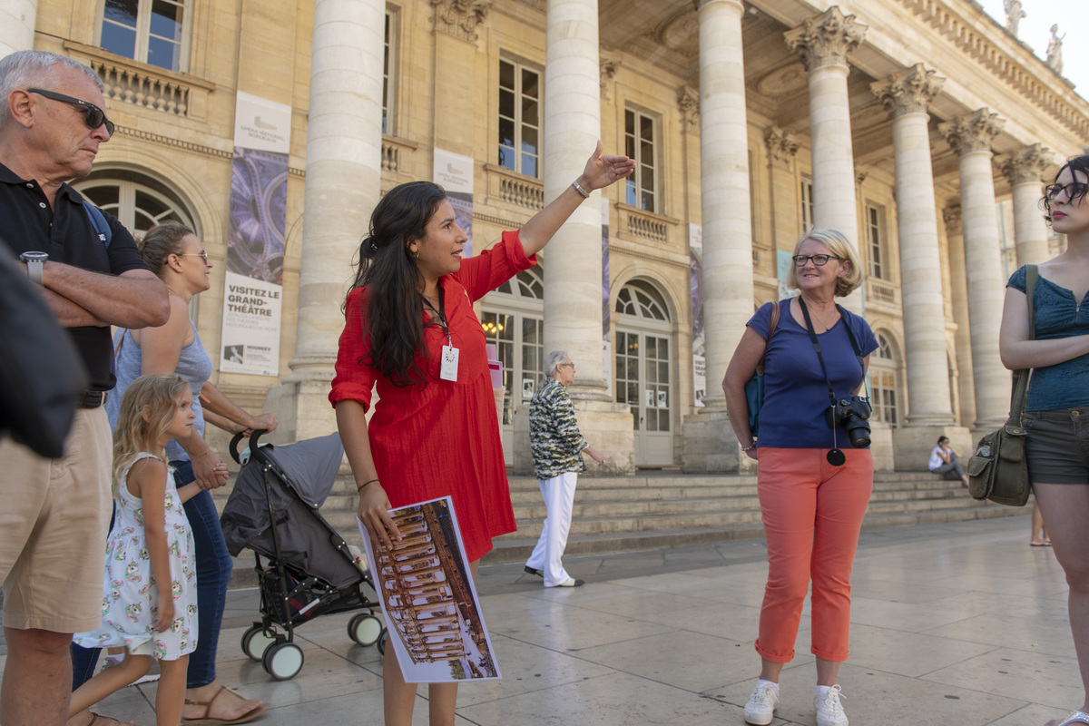 Suivez les guides et retrouvez Bordeaux !