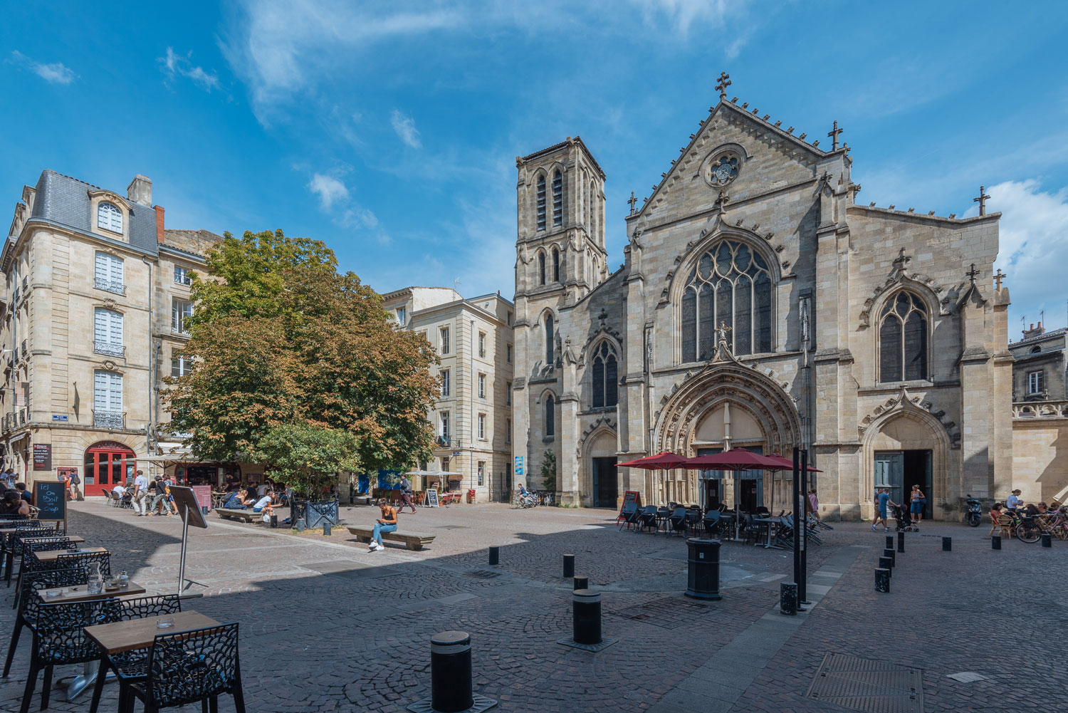 le marché à bordeaux place saint pierre