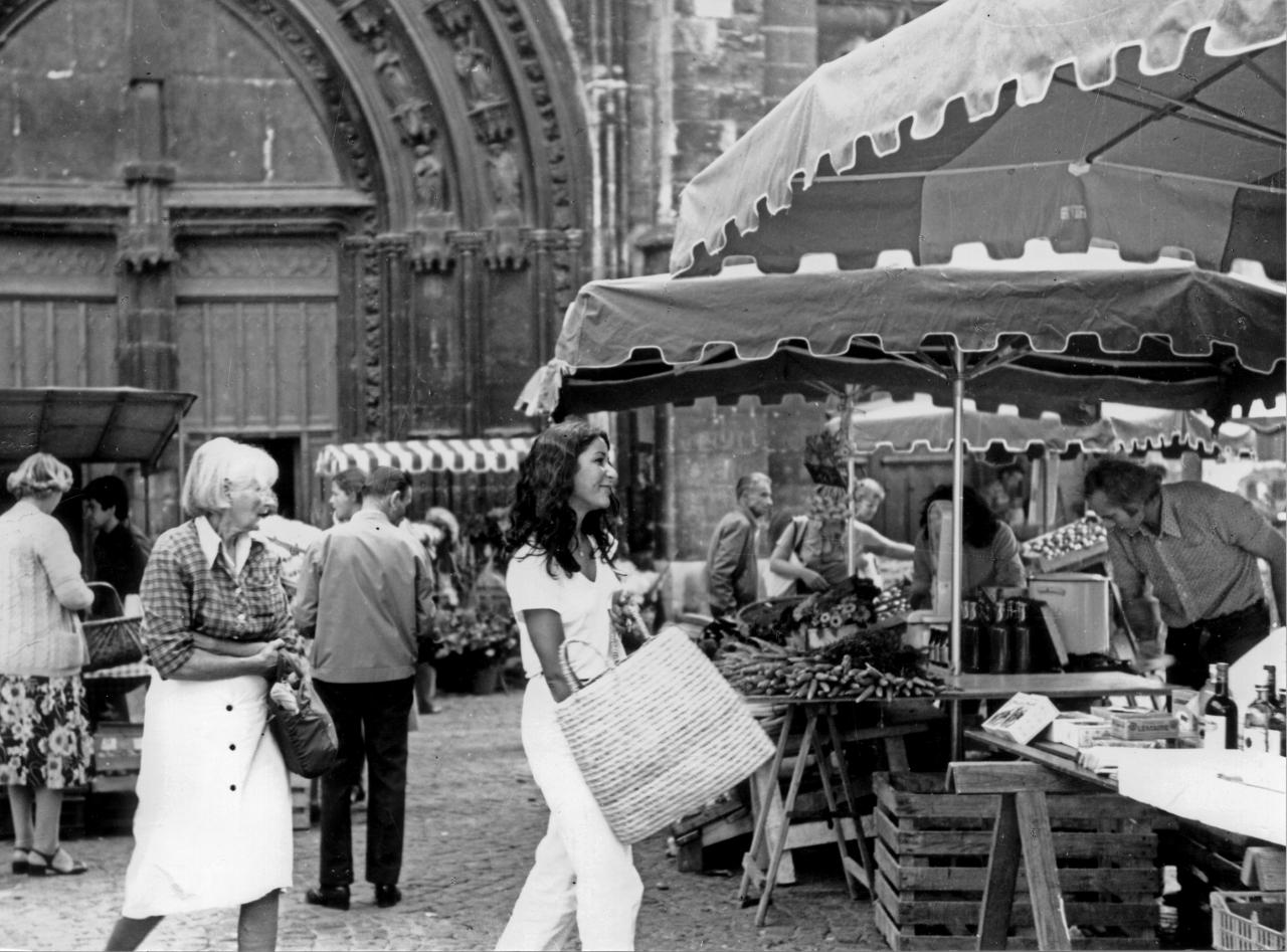 marché bio à bordeaux place st pierre