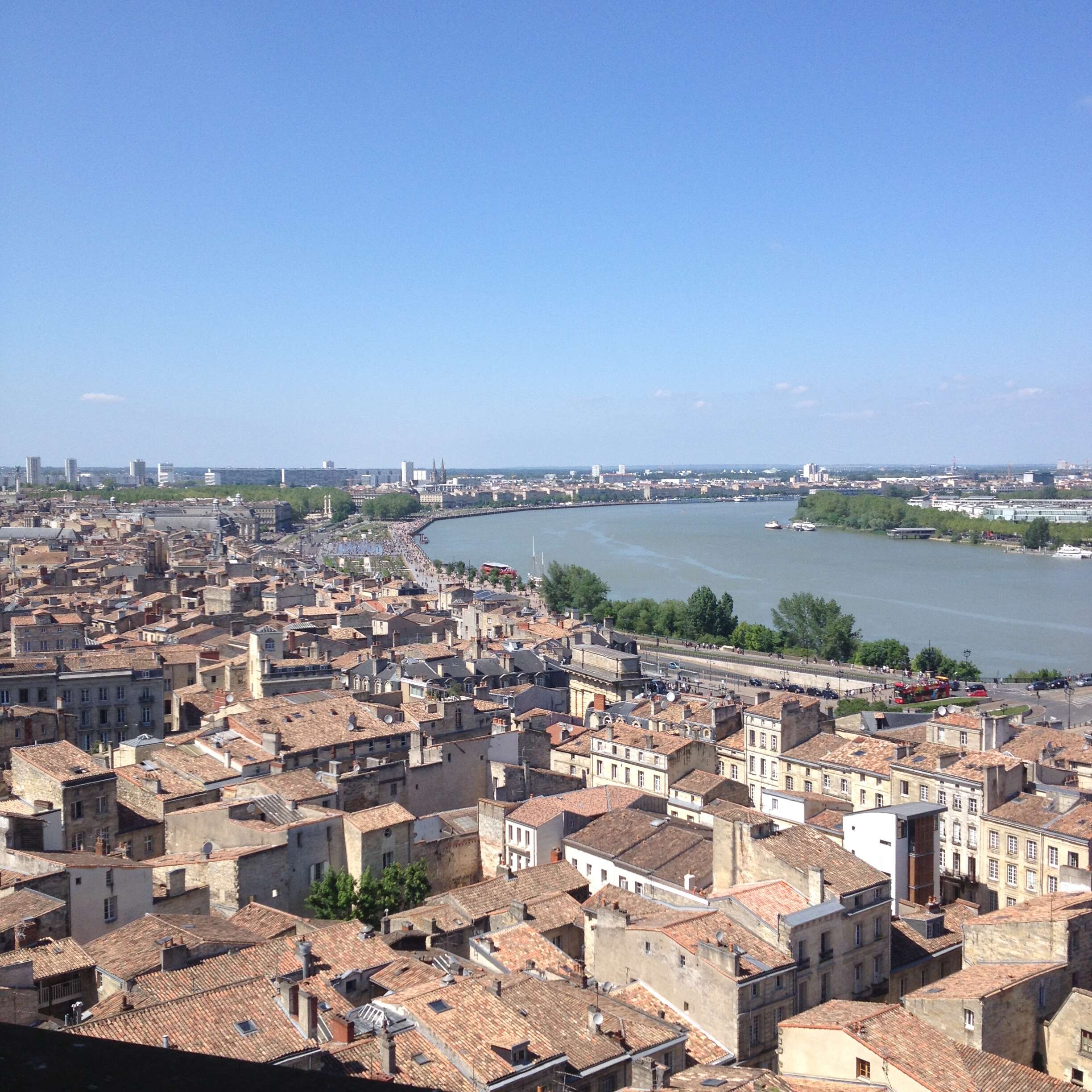 Suivez les guides et retrouvez Bordeaux !