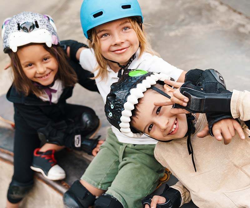 Enfants skateurs