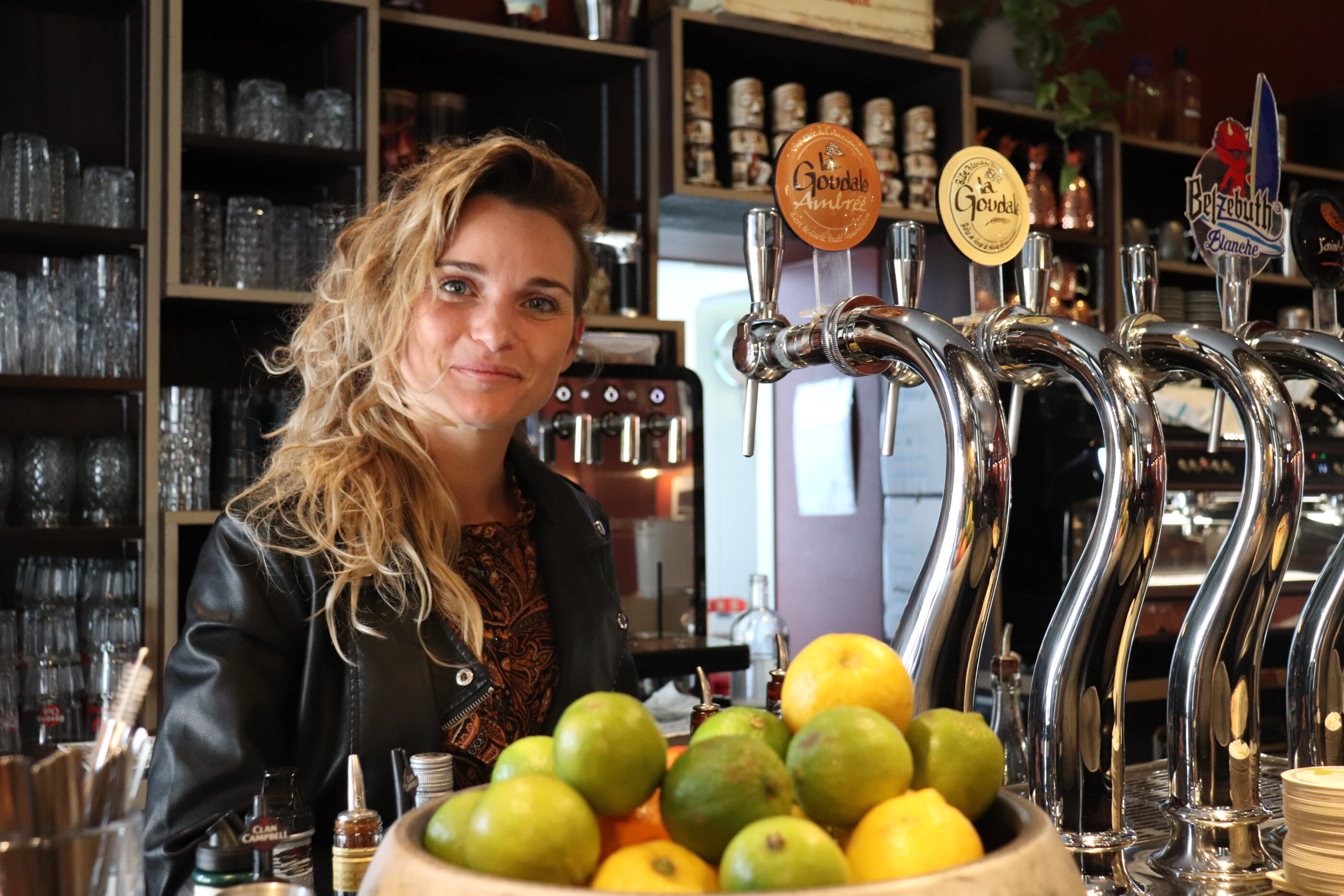 Audrey, cheffe de bar Café Rostand Le Haillan