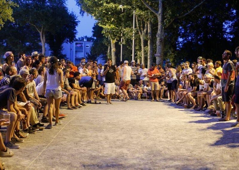 Où jouer à la pétanque à Bordeaux ? pétanques électroniques Canéjan