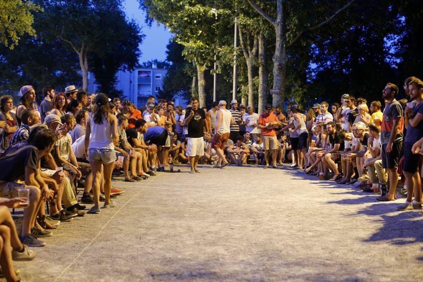 Où jouer à la pétanque à Bordeaux ? pétanques électroniques Canéjan