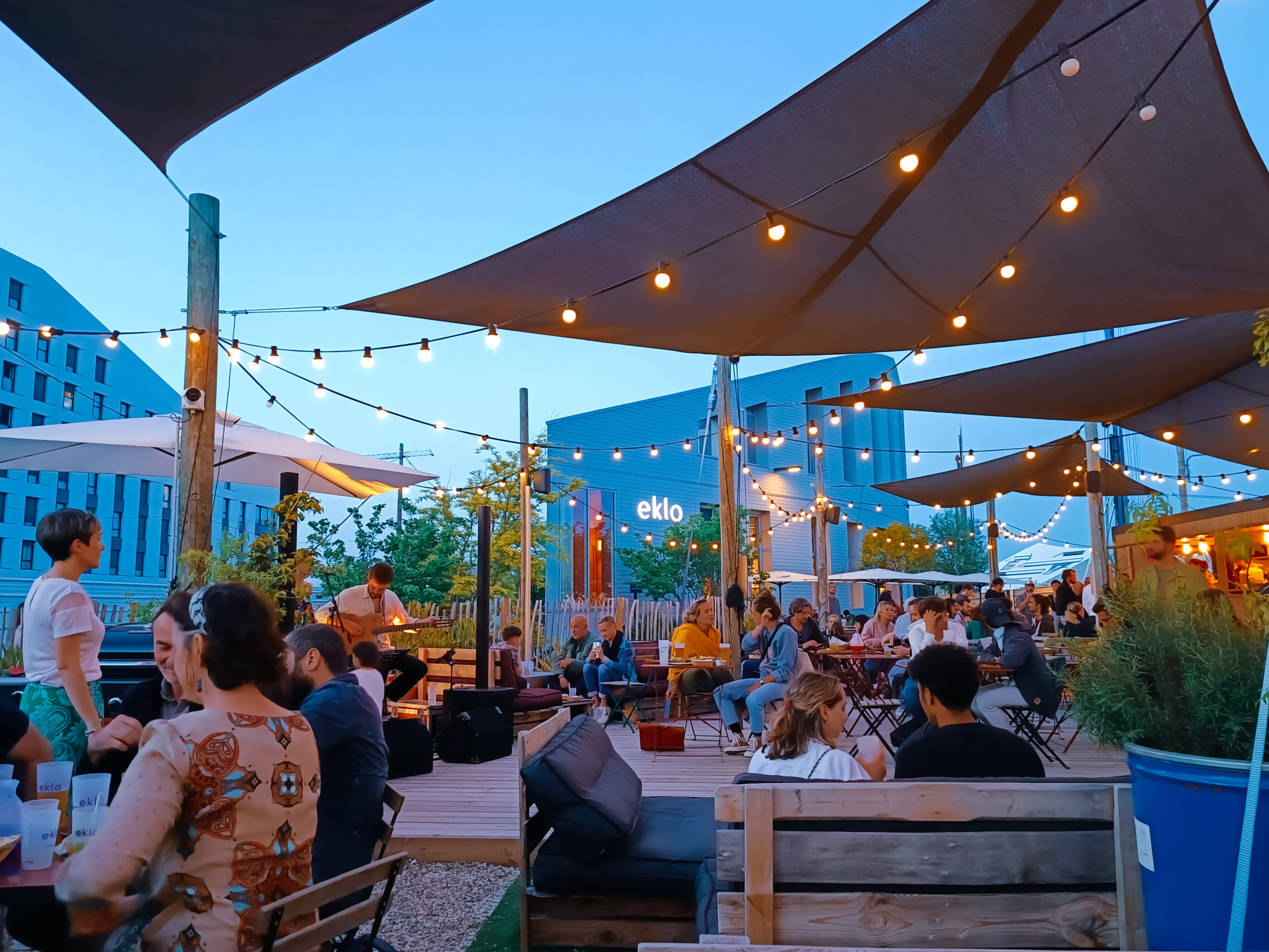 terrasse de la guinguette Eklo