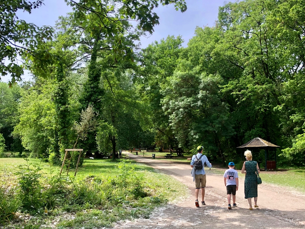 Promeneurs au Parc de Bourran à Mérignac