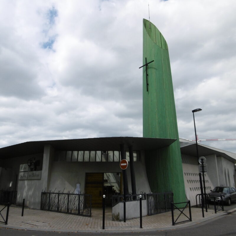 Façade insolite de l'église St Jean Bordeaux Belcier