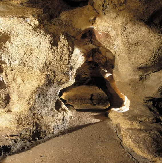 Grotte de Pair-non-Pair