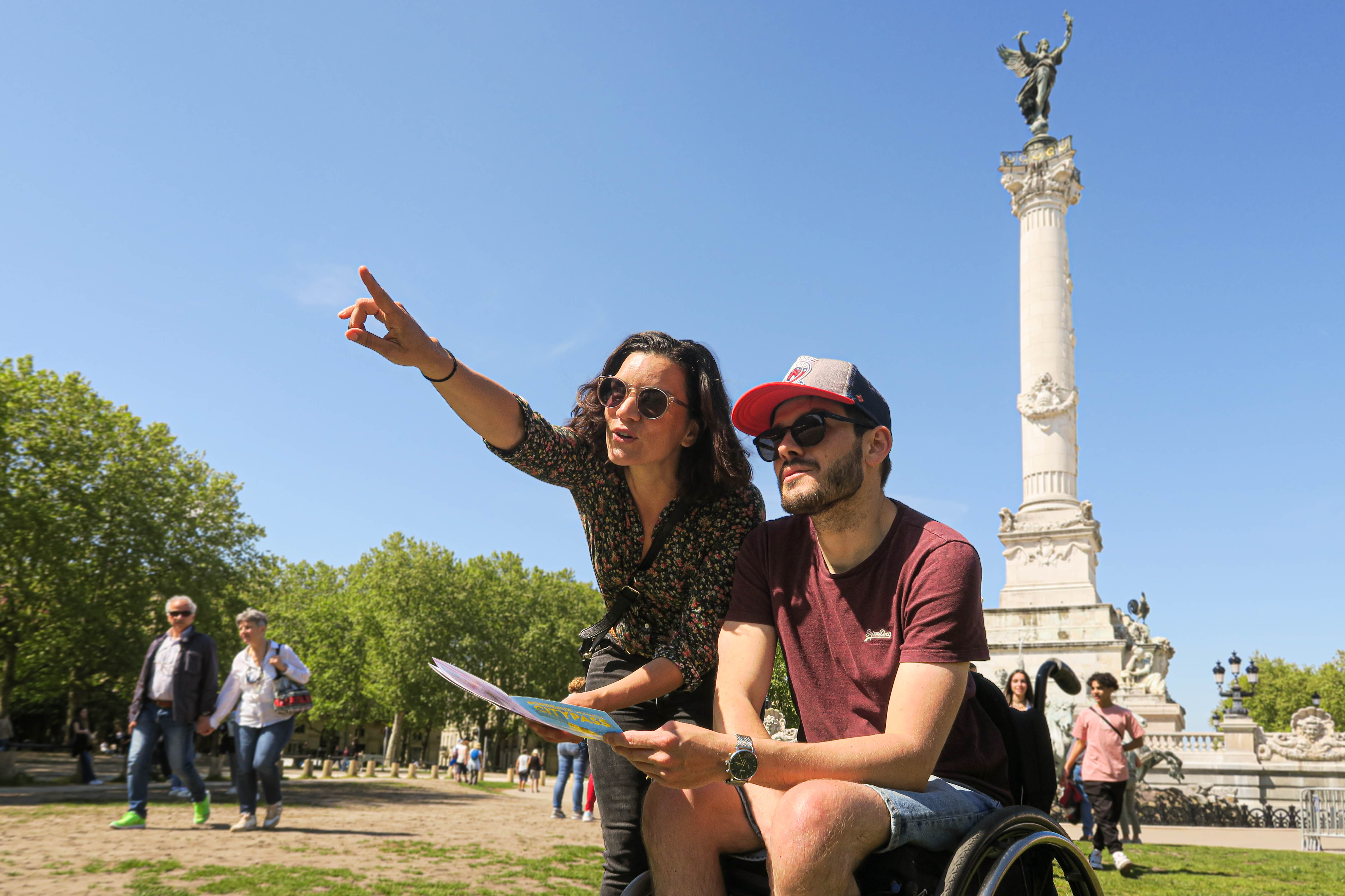 Bordeaux en fauteuil roulant, dans le sillon de Kevin
