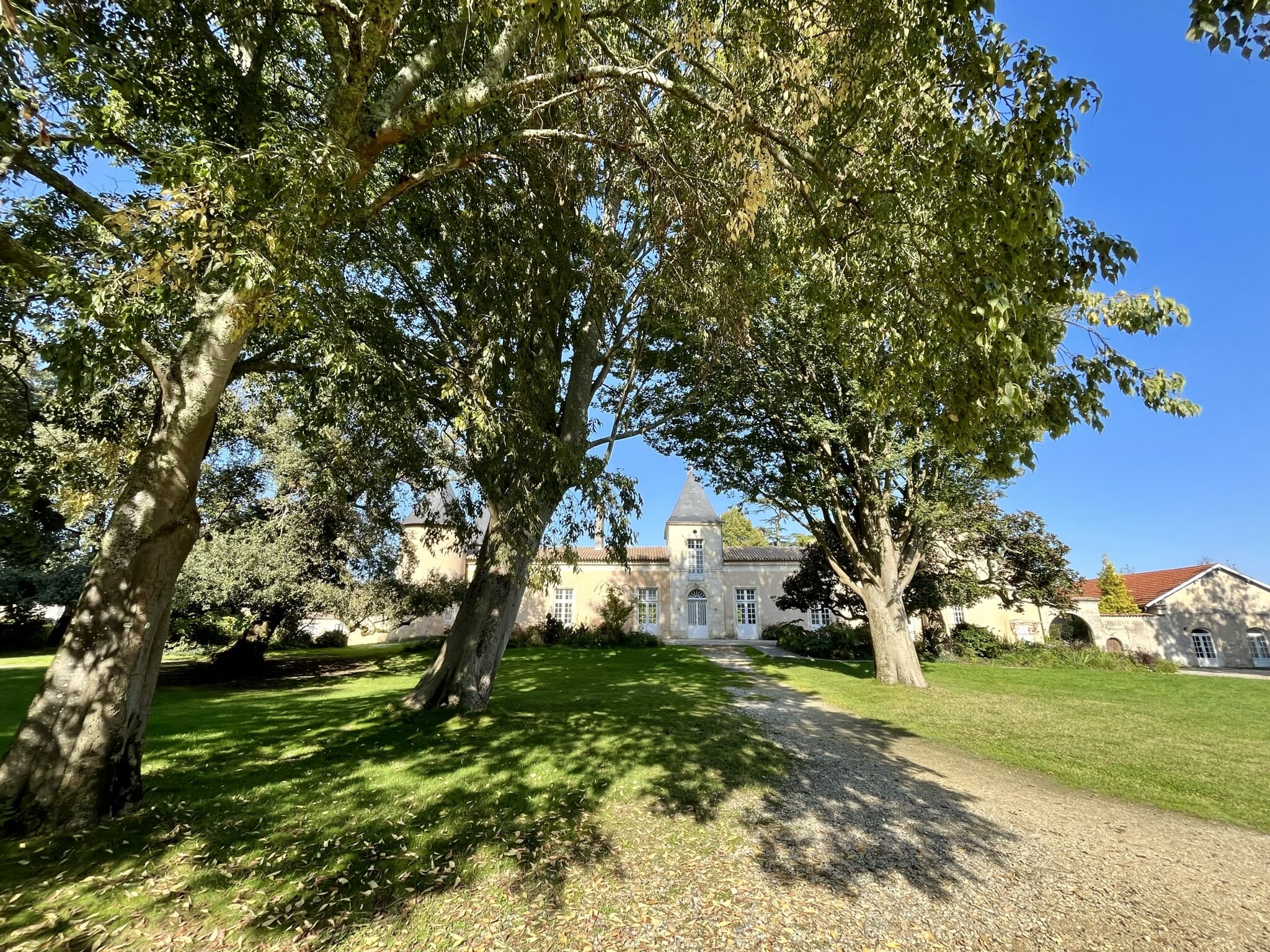 Château Lescombes Eysines