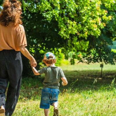 10 idées d’activités estivales avec les enfants