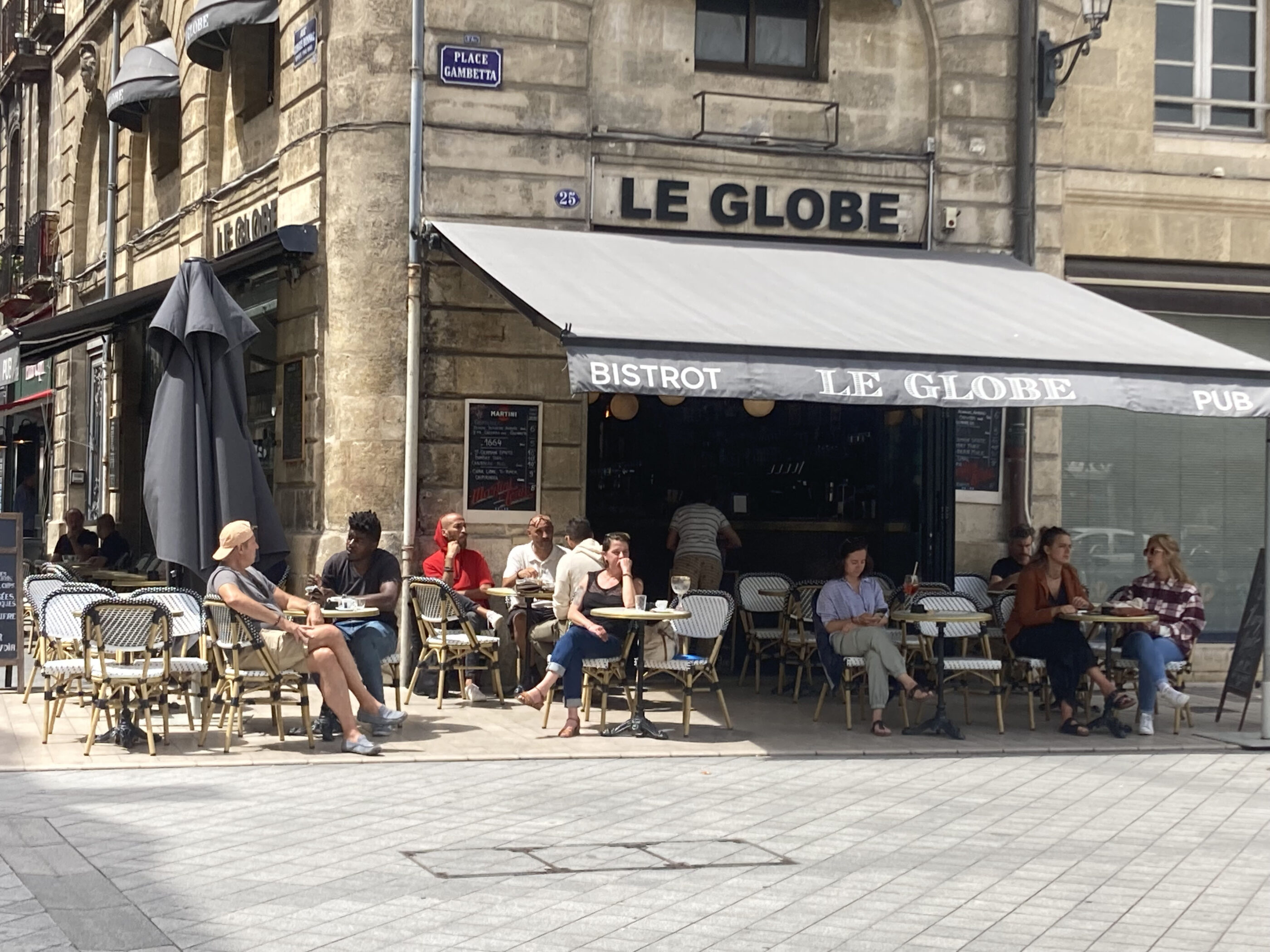 Café le Globe place Gambetta