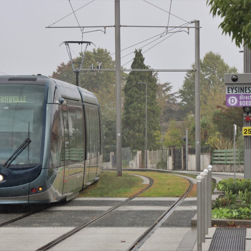 Arrêt Eysines Centre ligne D tram