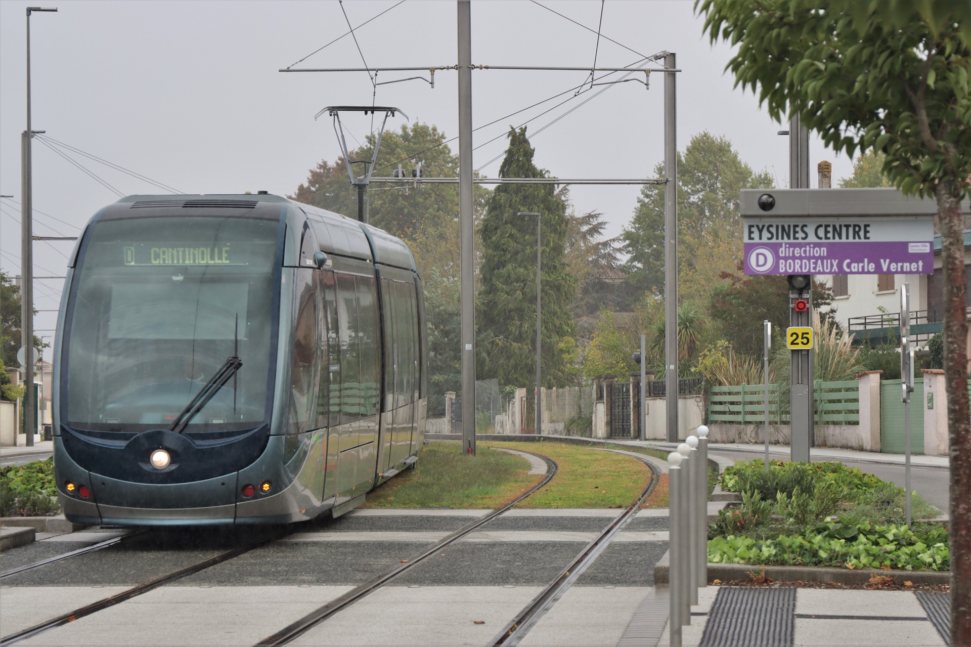 Arrêt Eysines Centre ligne D tram