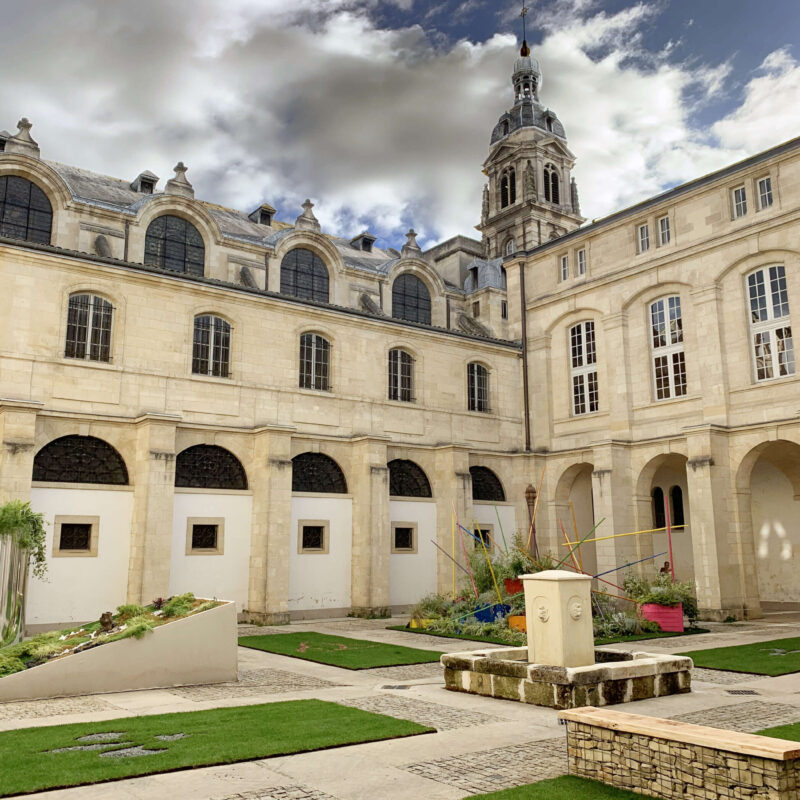 La Cour Mably - quartier Grands Hommes et Quinconces