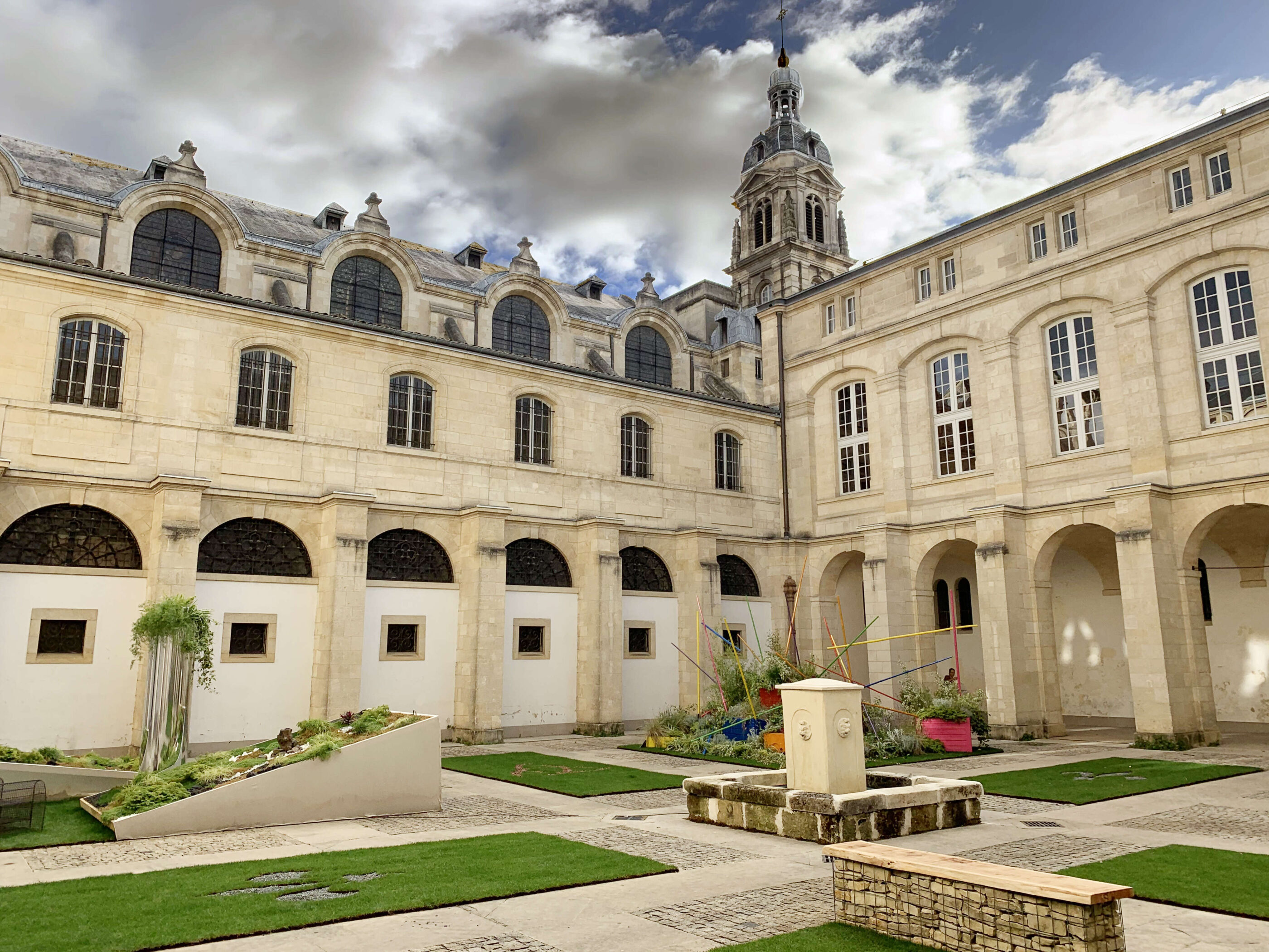 La Cour Mably - quartier Grands Hommes et Quinconces