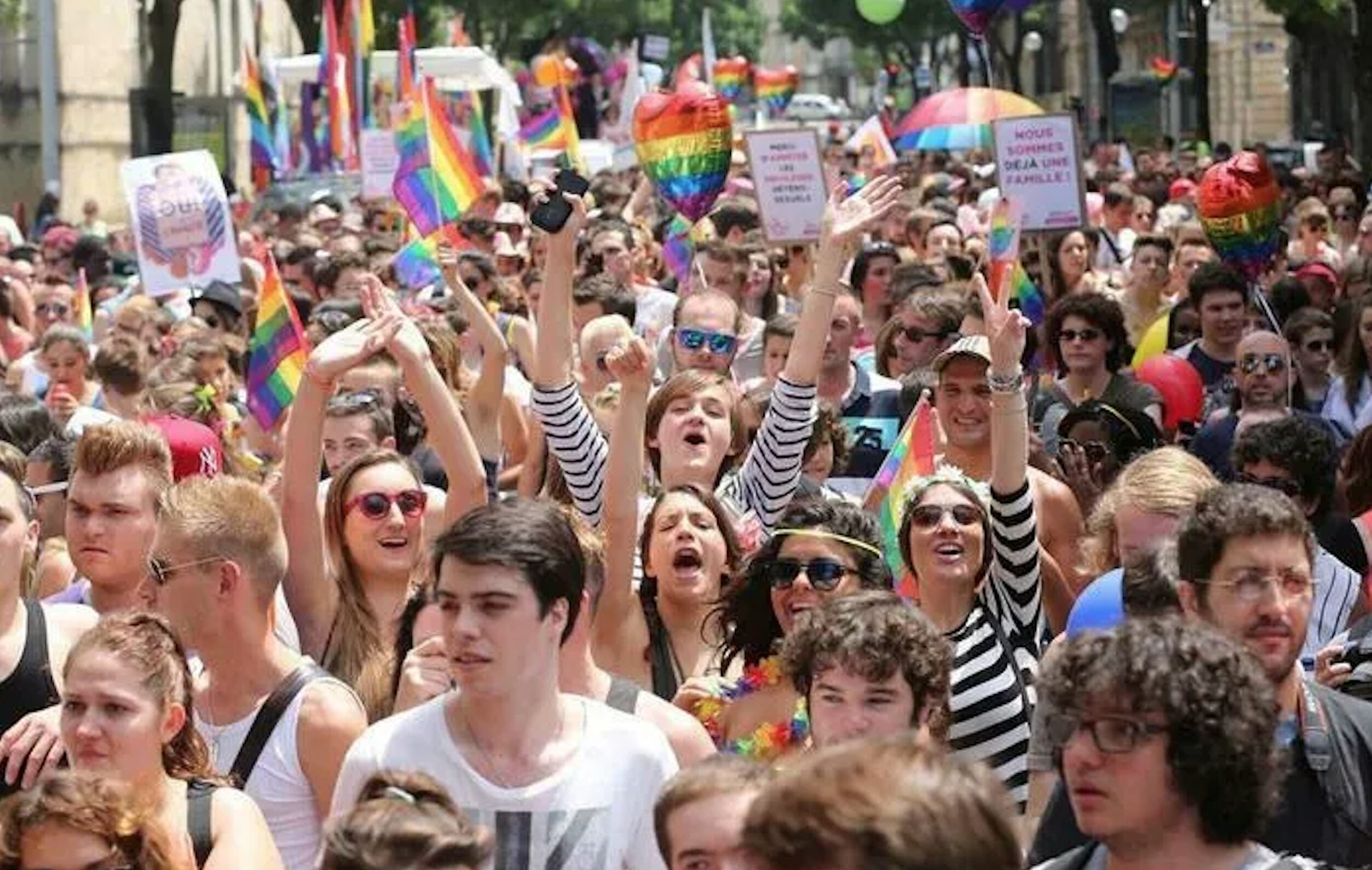 Marche des fiertés à Bordeaux