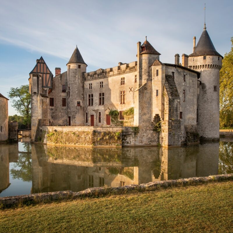 chateau de la brède au sud de bordeaux