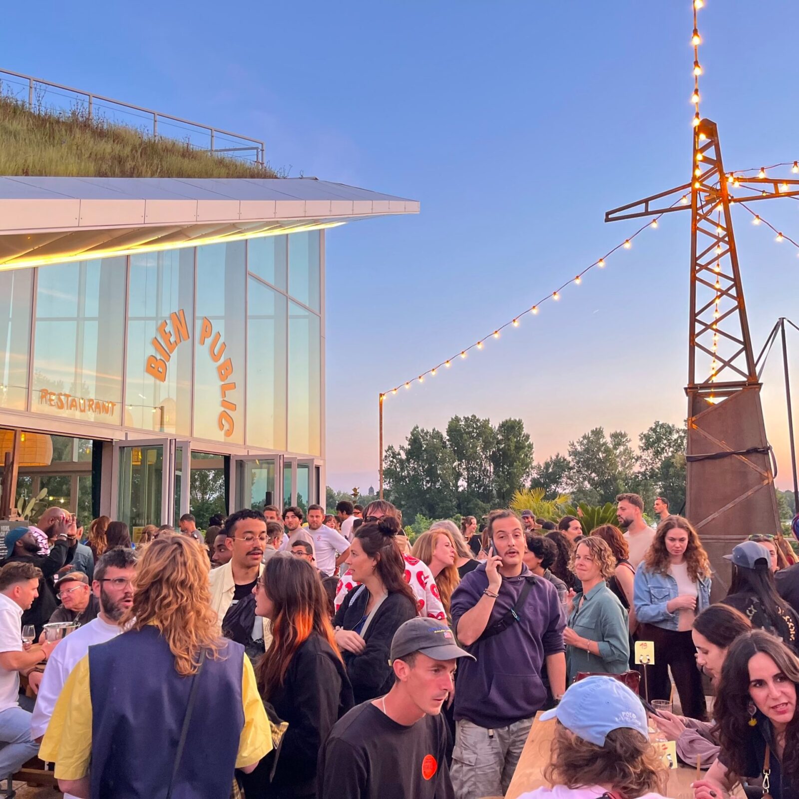 Une soirée à Bien Public, le nouveau lieu de fête à Bordeaux