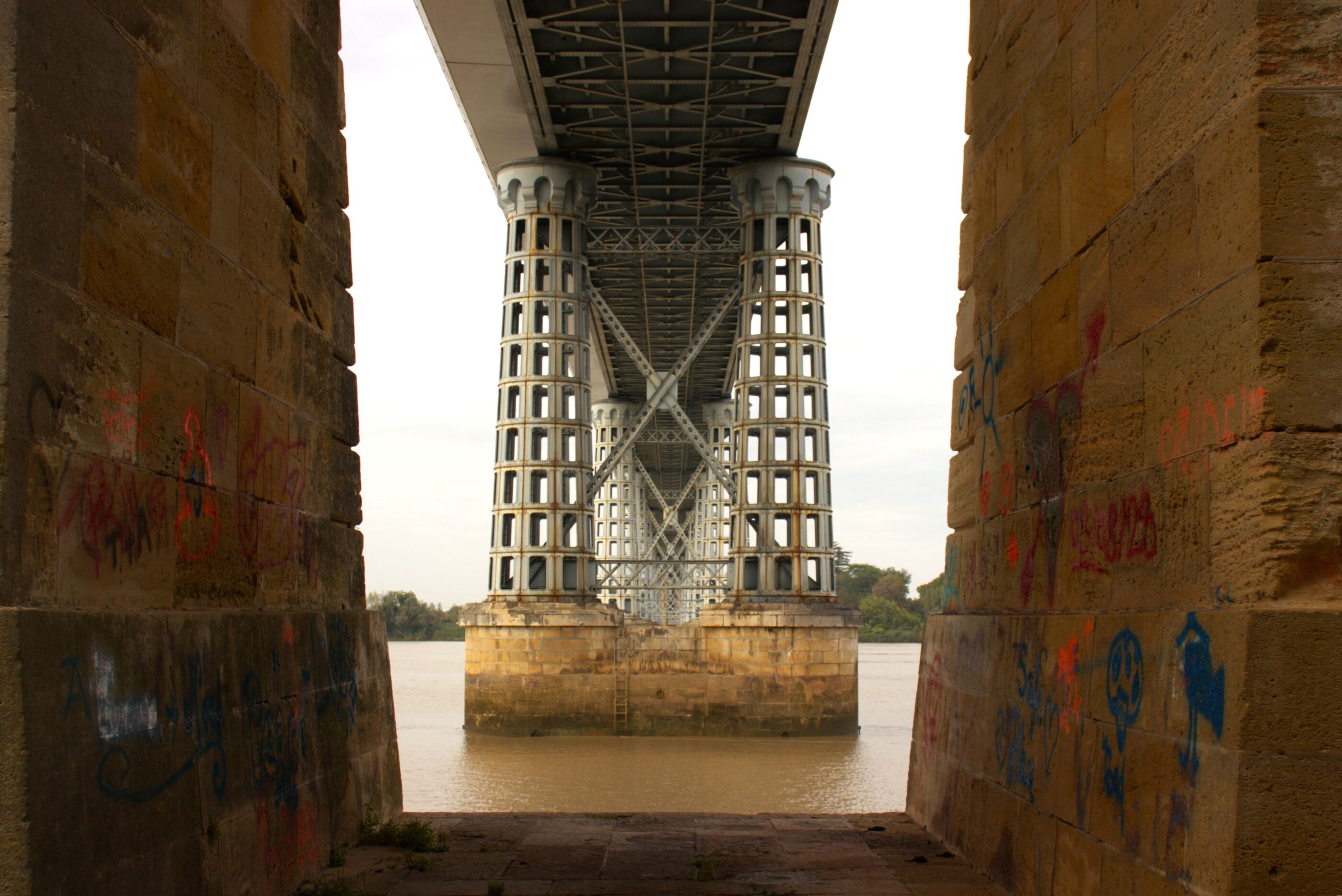 pont-eiffel-sur dordogne
