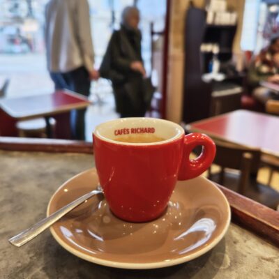 Les bars et cafés emblématiques de Bordeaux
